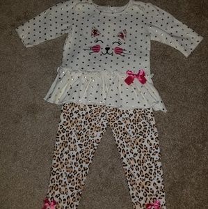 Super cute! 2 PC Bumble + Birdie legging set